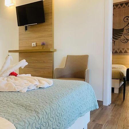 Relais Del Borgo- Domo Hotell Porto San Paolo  Rum bild