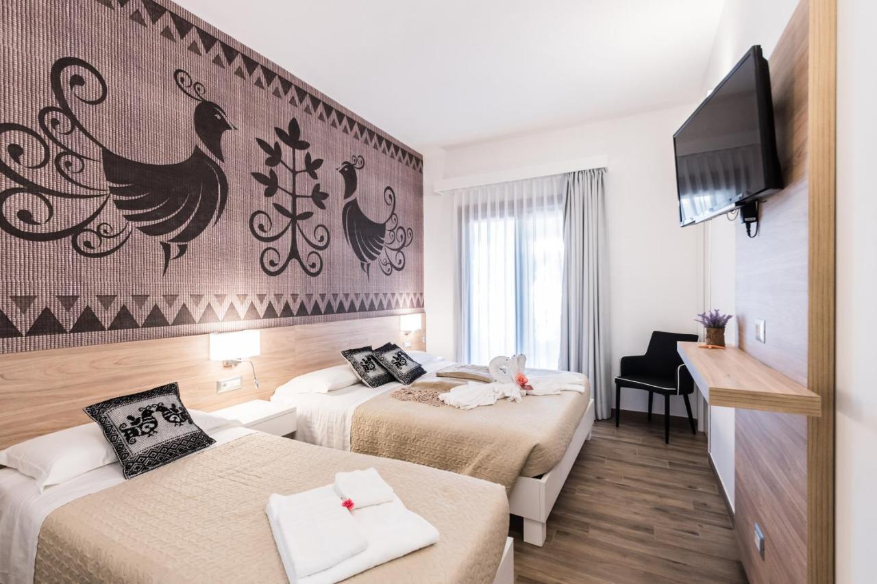 Relais Del Borgo- Domo Hotell Porto San Paolo  Exteriör bild