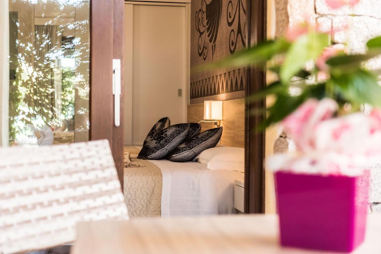 Relais Del Borgo- Domo Hotell Porto San Paolo  Exteriör bild
