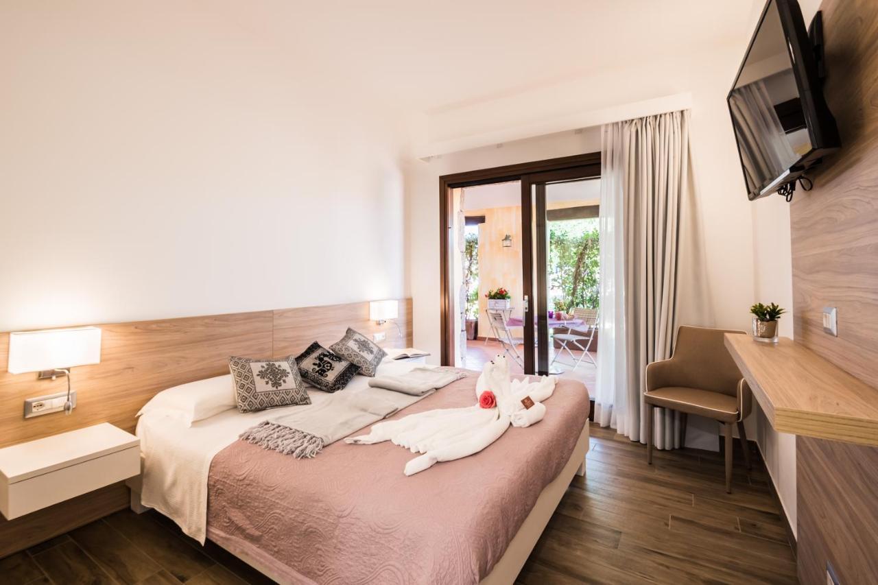 Relais Del Borgo- Domo Hotell Porto San Paolo  Exteriör bild