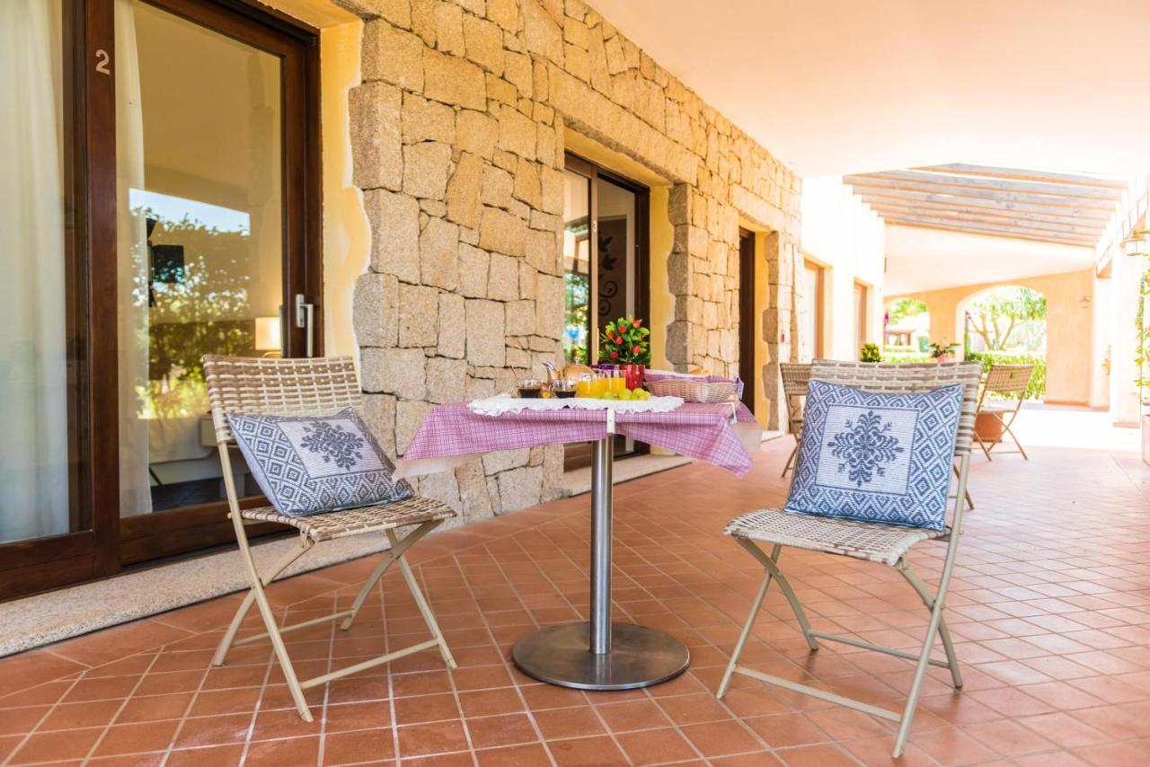 Relais Del Borgo- Domo Hotell Porto San Paolo  Exteriör bild
