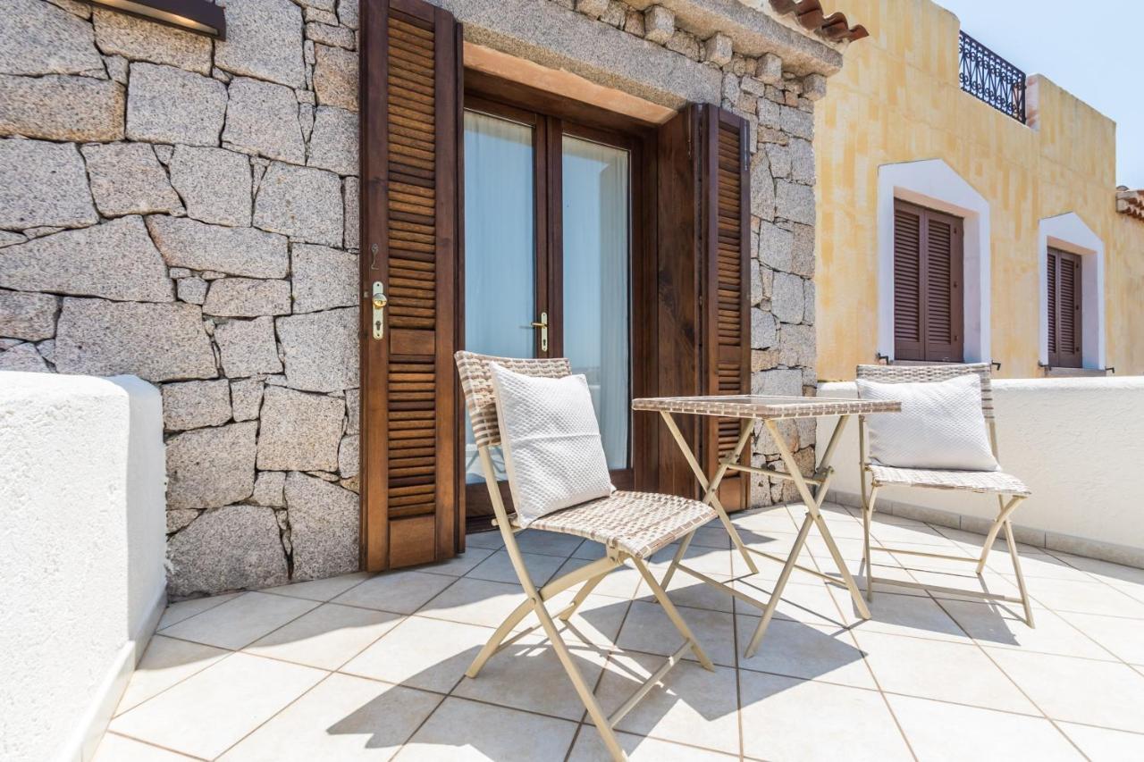 Relais Del Borgo- Domo Hotell Porto San Paolo  Exteriör bild