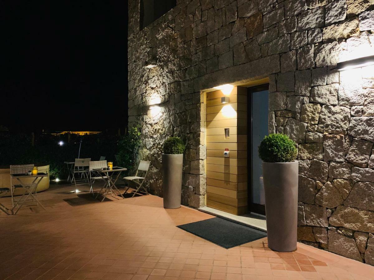 Relais Del Borgo- Domo Hotell Porto San Paolo  Exteriör bild