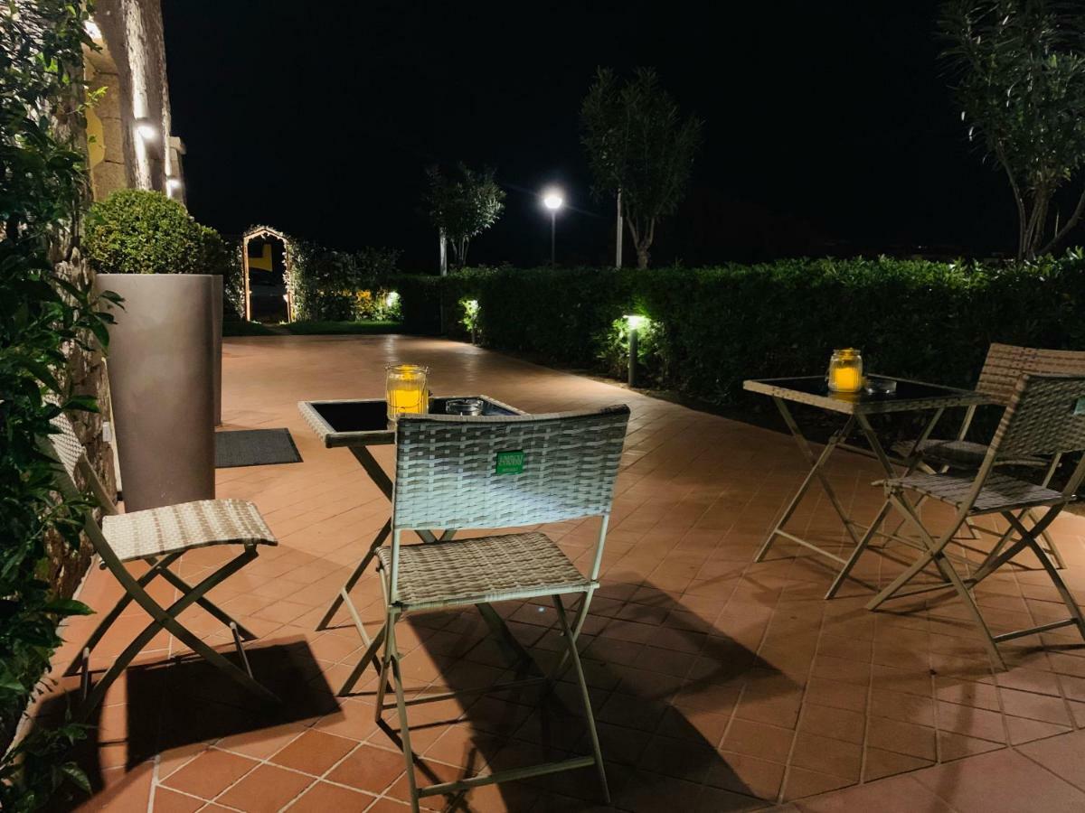 Relais Del Borgo- Domo Hotell Porto San Paolo  Exteriör bild