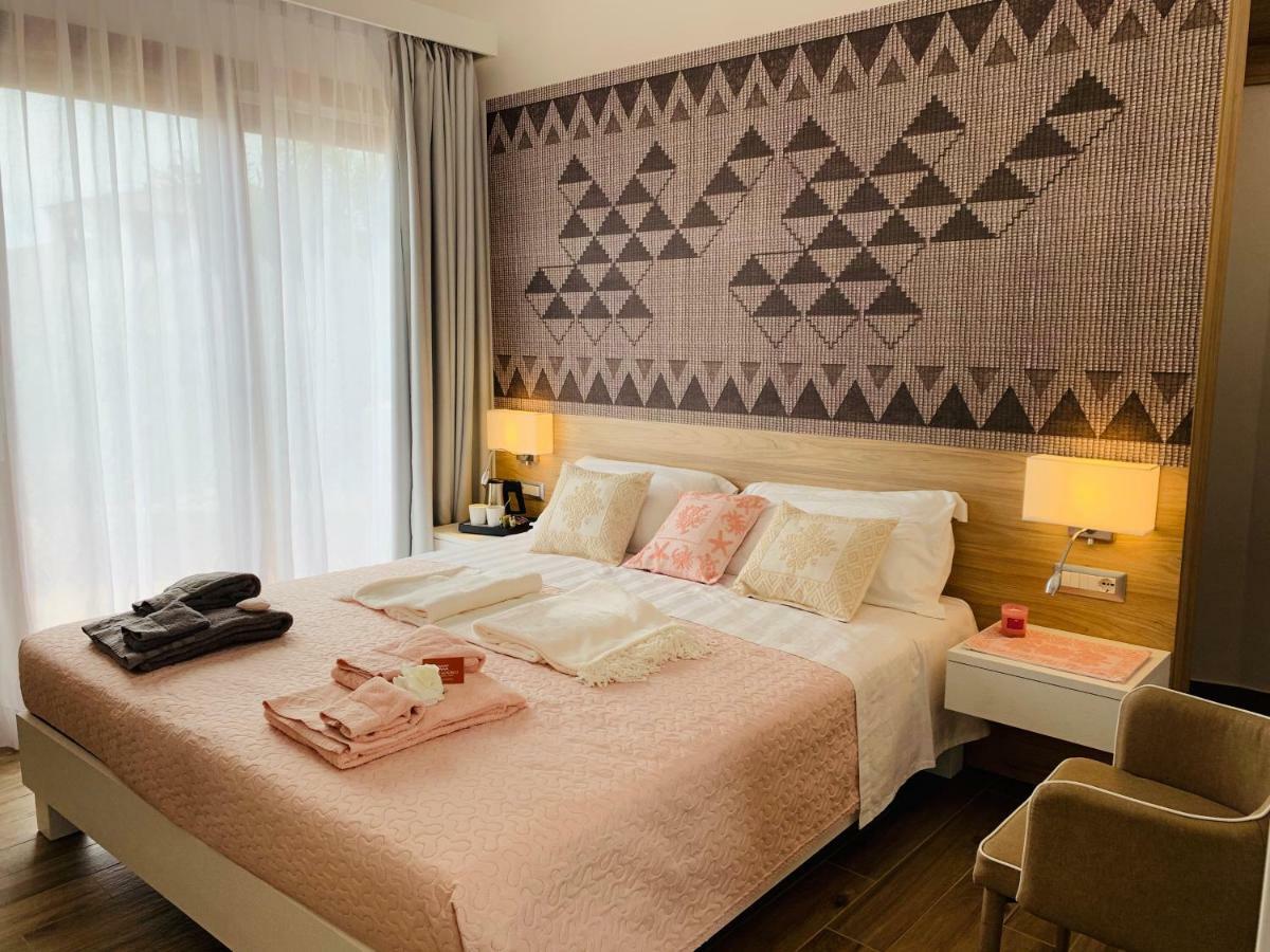 Relais Del Borgo- Domo Hotell Porto San Paolo  Exteriör bild