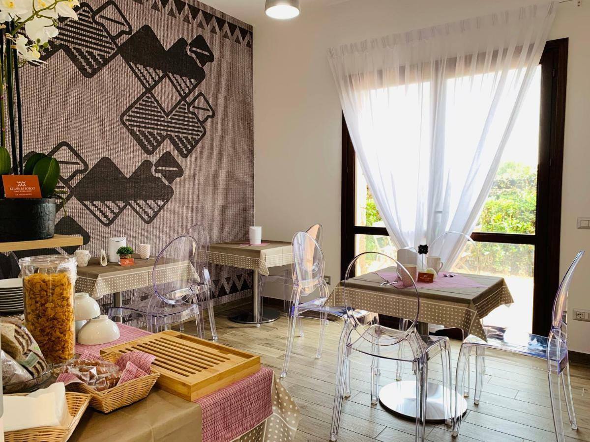 Relais Del Borgo- Domo Hotell Porto San Paolo  Exteriör bild