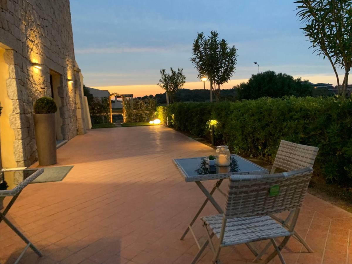 Relais Del Borgo- Domo Hotell Porto San Paolo  Exteriör bild