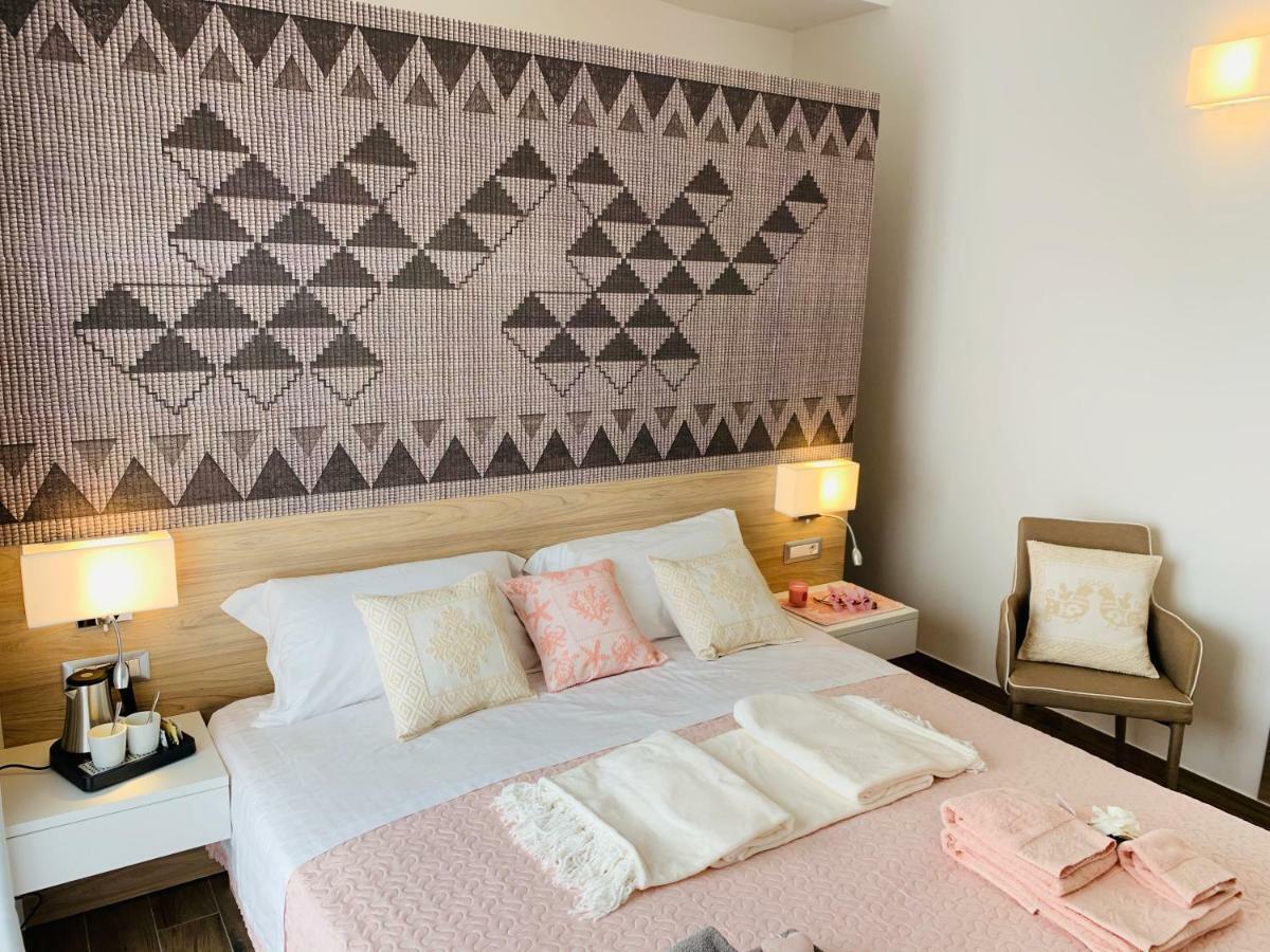 Relais Del Borgo- Domo Hotell Porto San Paolo  Exteriör bild