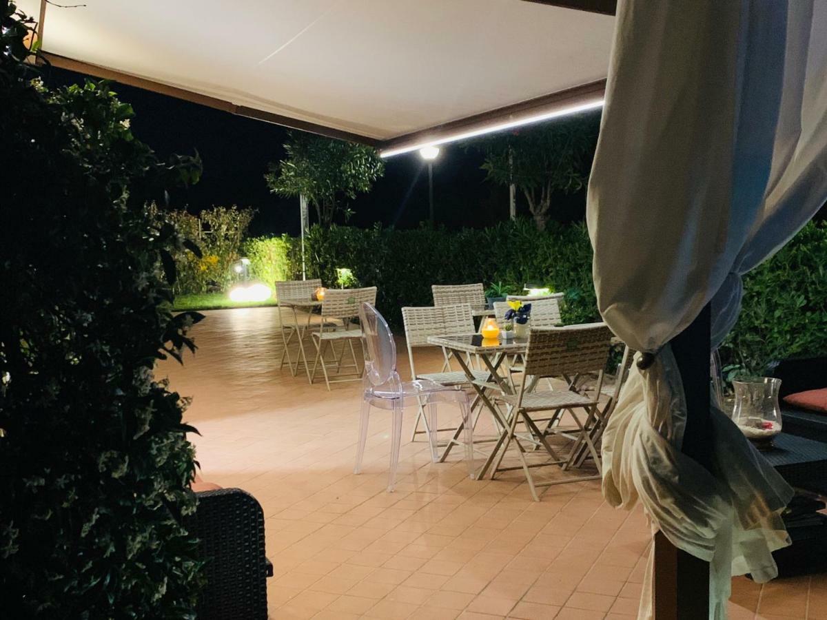 Relais Del Borgo- Domo Hotell Porto San Paolo  Exteriör bild