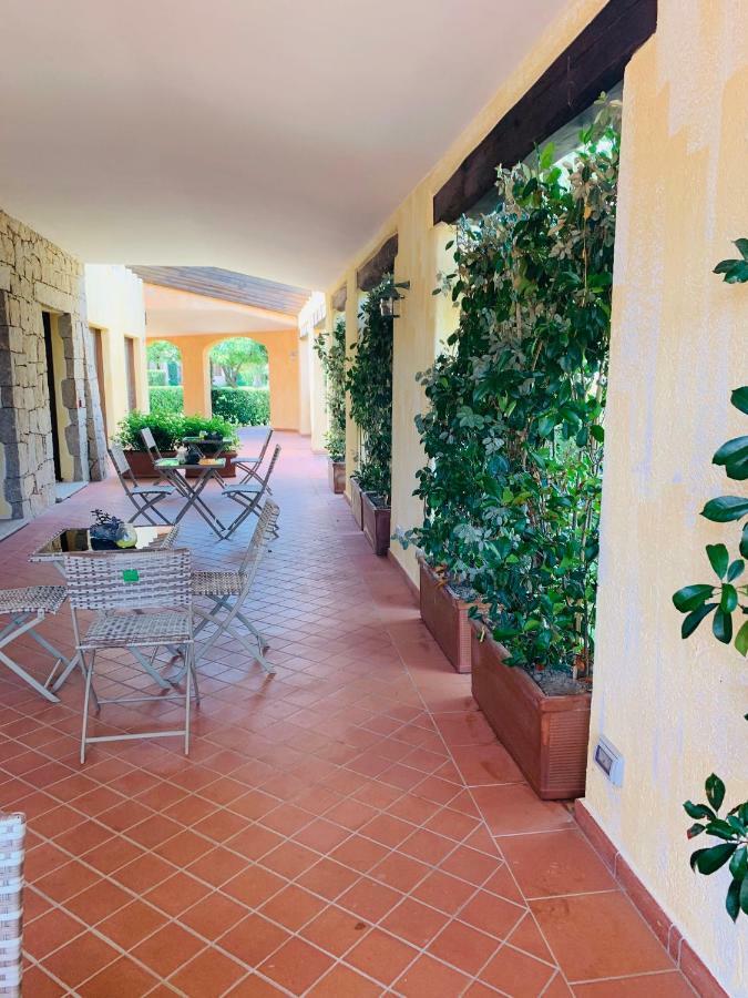 Relais Del Borgo- Domo Hotell Porto San Paolo  Exteriör bild